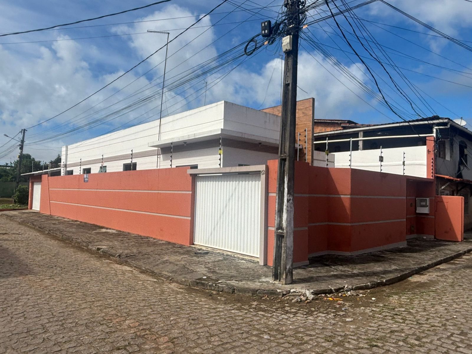 Casa Nova Graça Valença-BA: 3 Quartos (2 Suítes), 160m² | 2 Vagas de Garagem