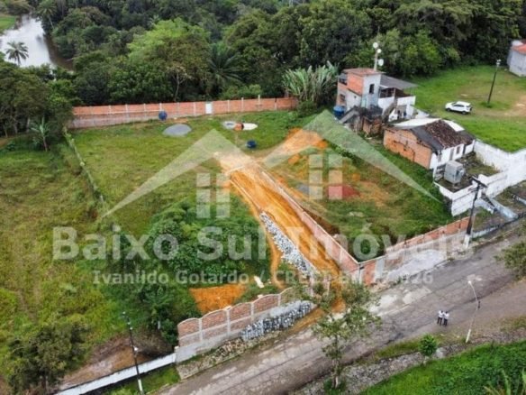 Terreno ao lado da Igreja do Amparo