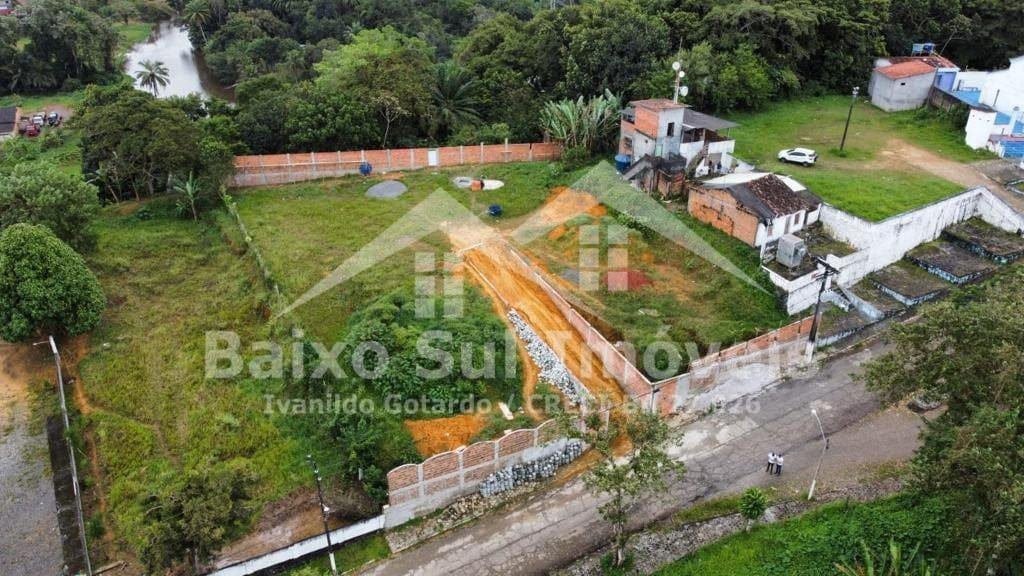 Terreno ao lado da Igreja do Amparo