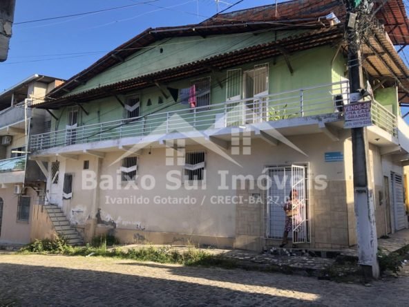 Duas Casas à Venda com Vista para o Rio Una em Valença BA